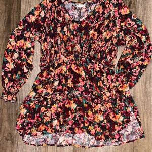 Long floral sleeve v neck top Maurice’s brand